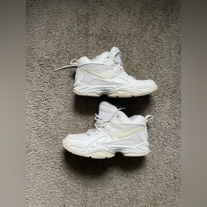 Y2K NIKE WOMENS SHOES size 6.5